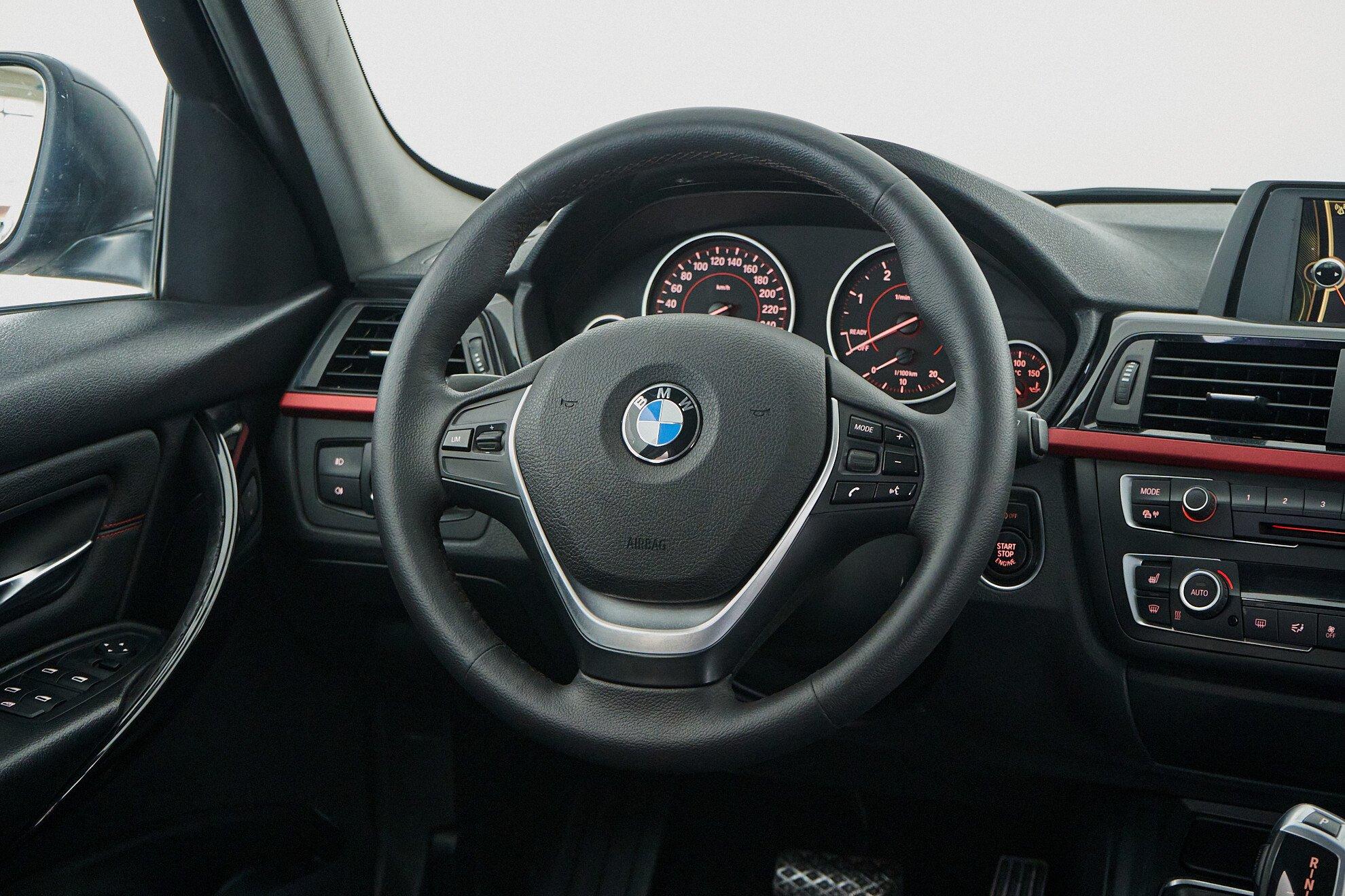 BMW 3 серии 2013, синий