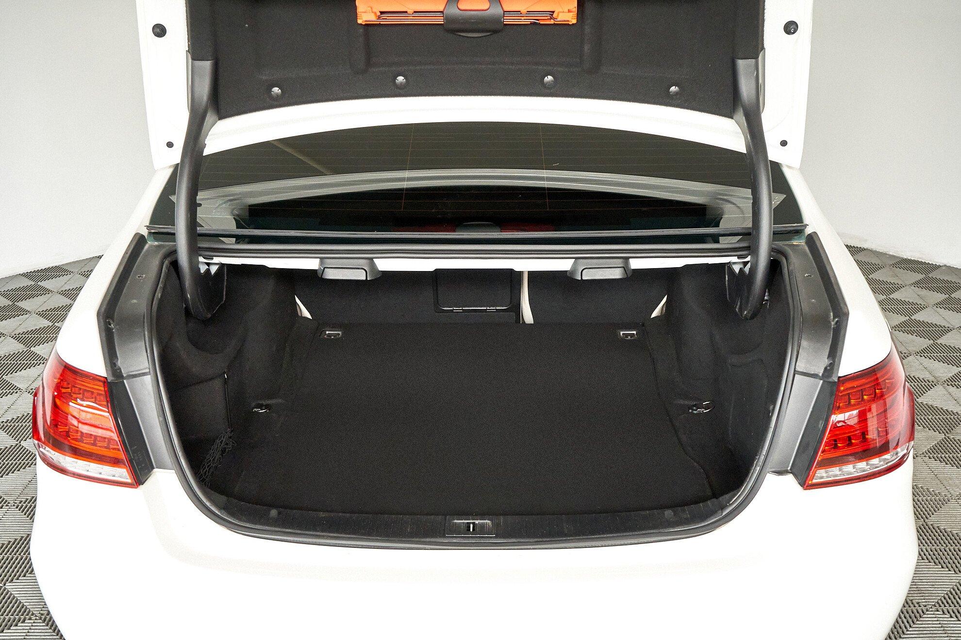 Mercedes-Benz E-Класс 2013, белый