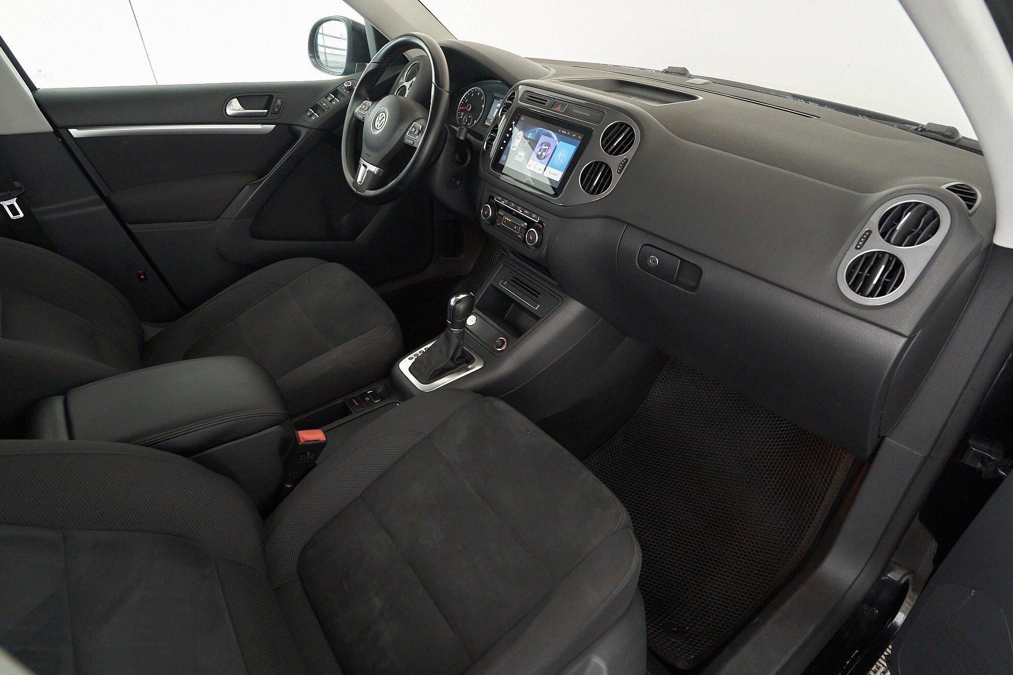 Volkswagen Tiguan 2013, черный