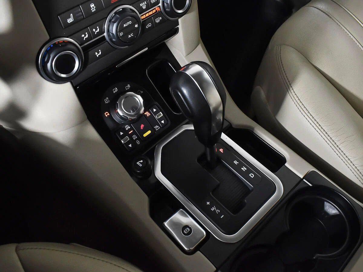 Land Rover Discovery 2011, черный