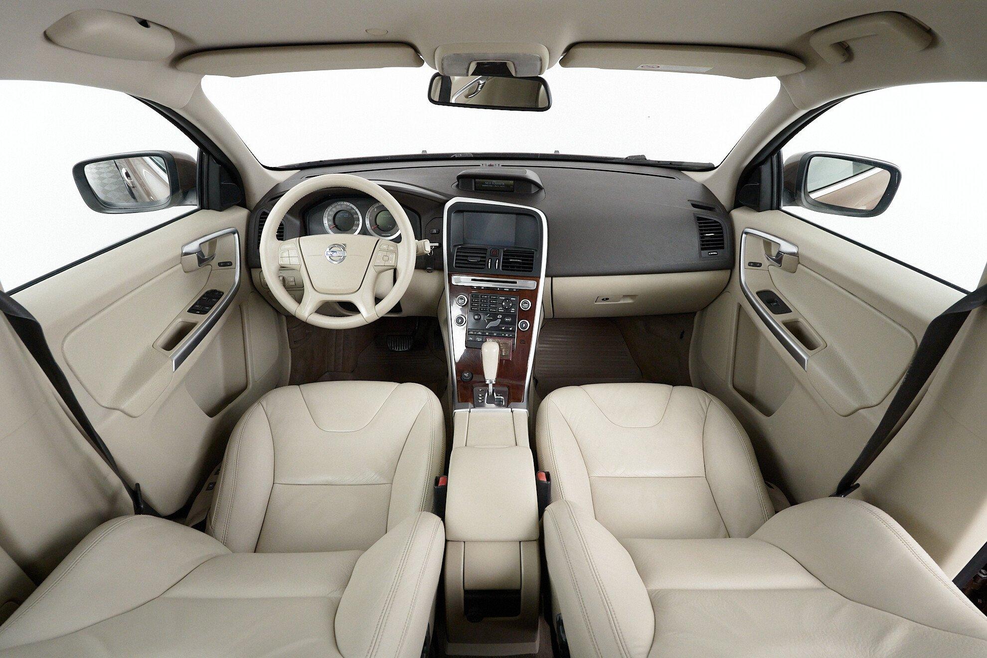 Volvo XC60 2010, коричневый