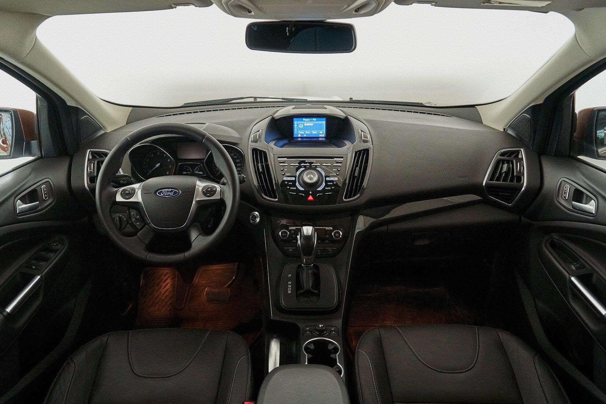 Ford Kuga 2013, коричневый