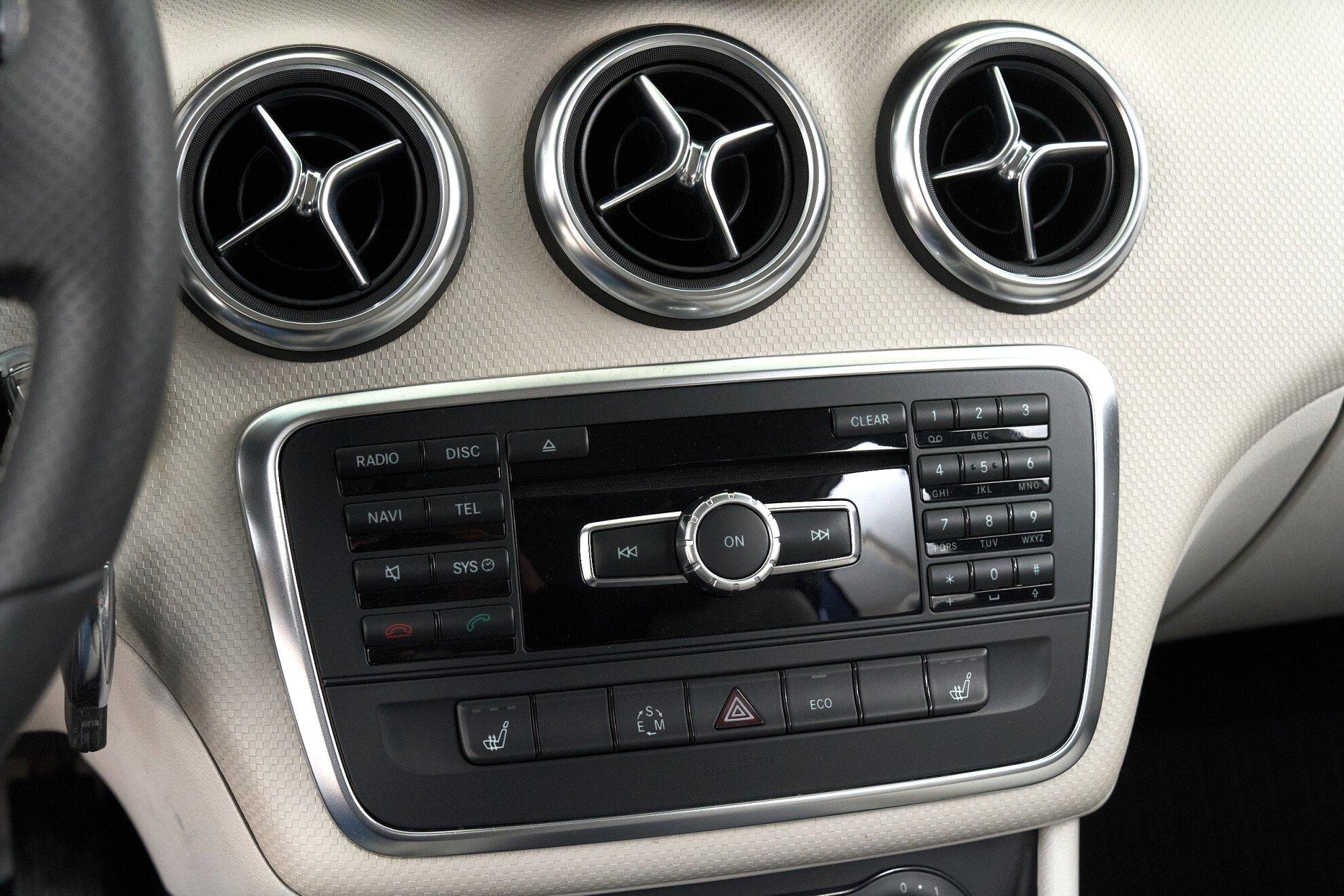 Mercedes-Benz A-Класс 2013, белый