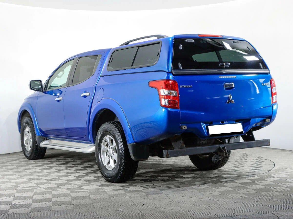 Mitsubishi L200 2017, синий