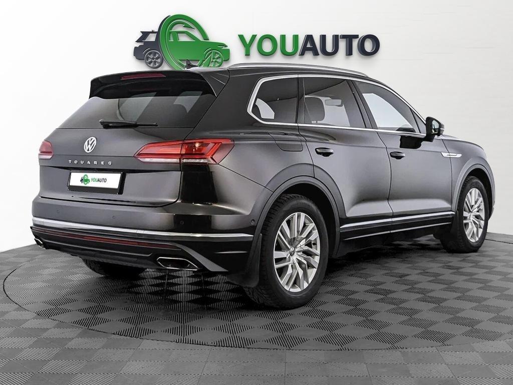 Volkswagen Touareg 2018, коричневый