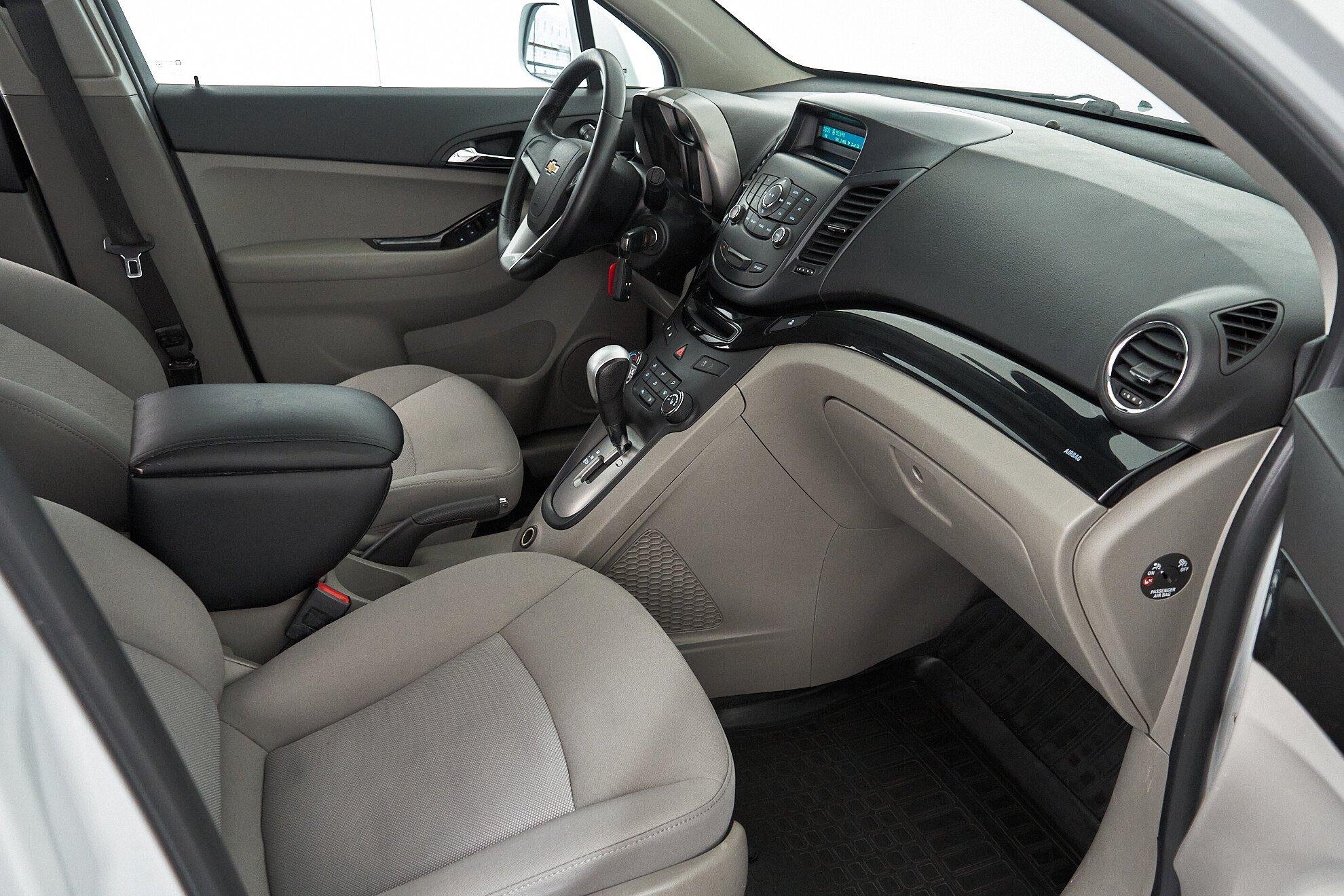 Chevrolet Orlando 2013, белый