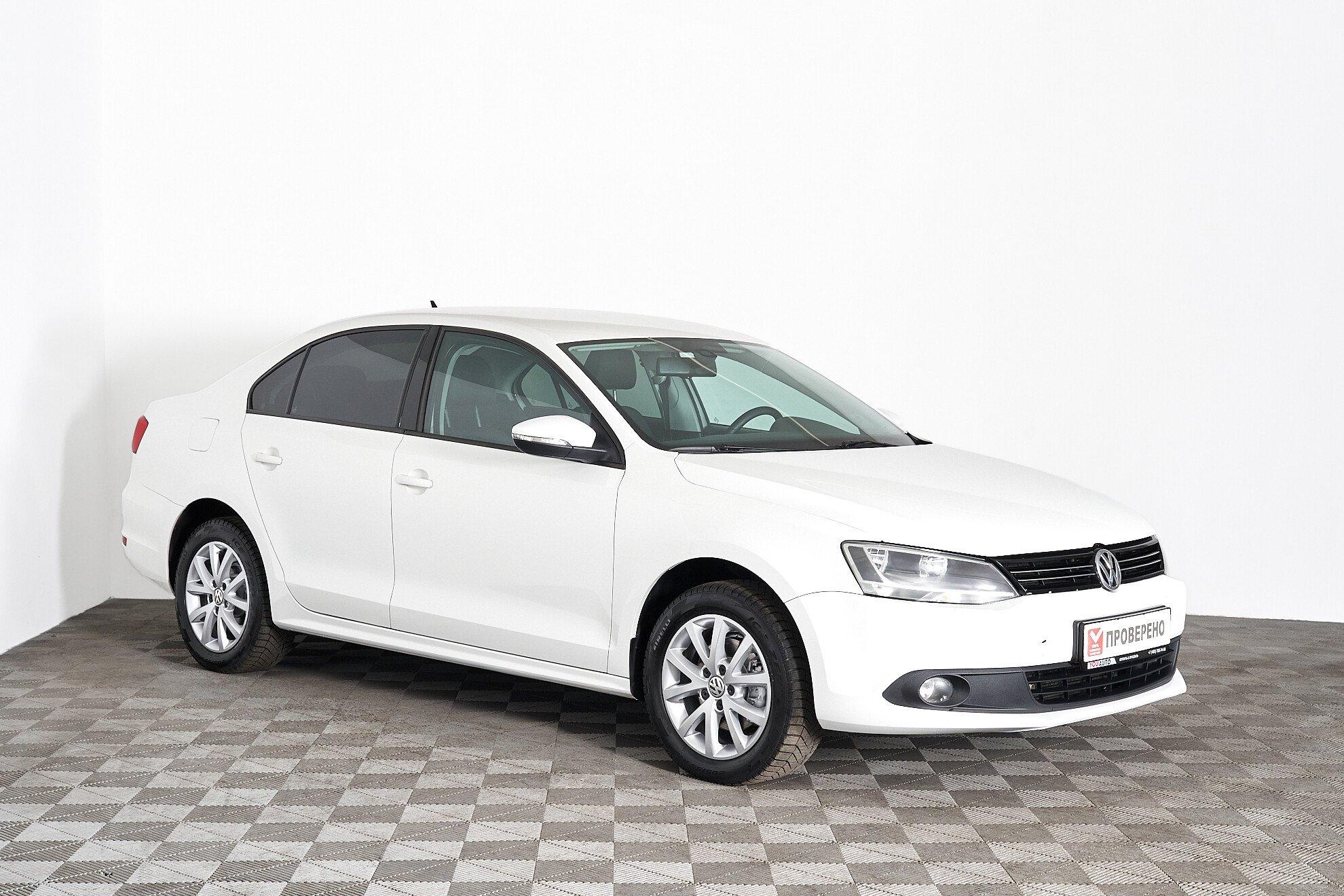 Volkswagen Jetta 2013, белый