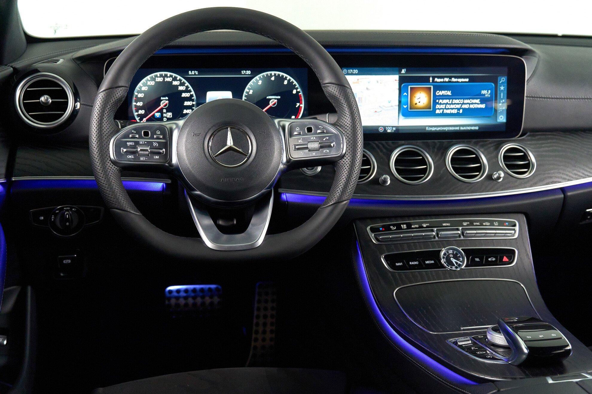 Mercedes-Benz E-Класс 2016, черный