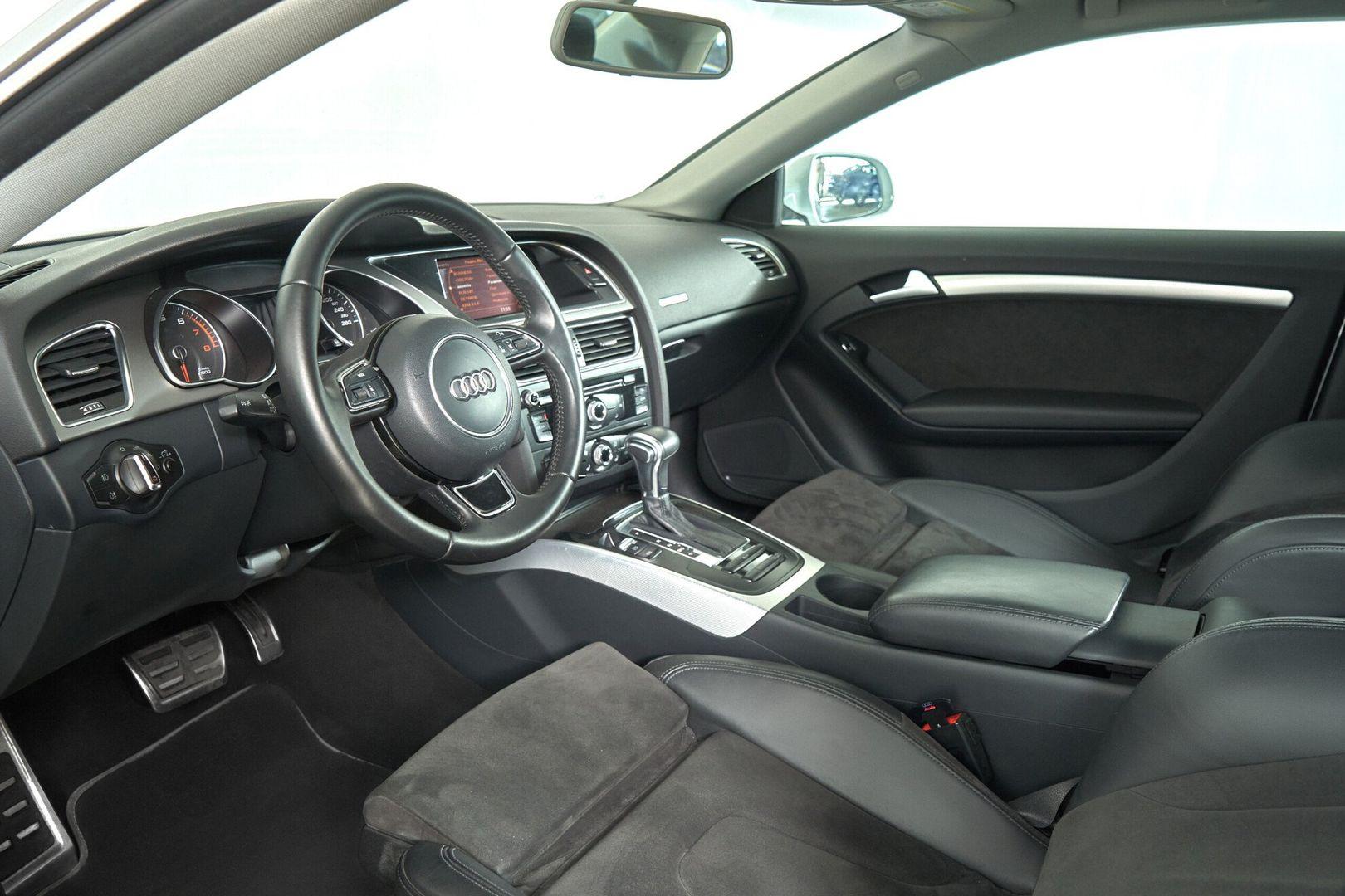 Audi A5 2013, белый