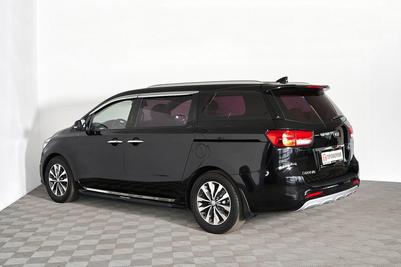 Kia Carnival 2020, черный