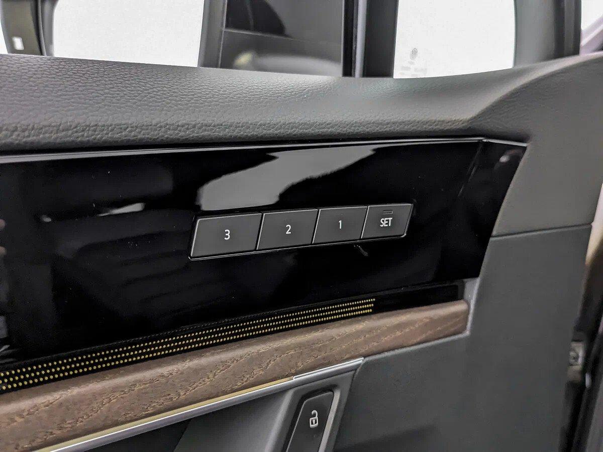 Volkswagen Touareg 2018, коричневый