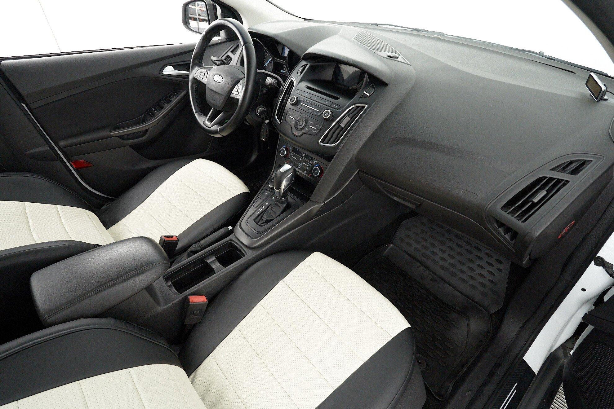 Ford Focus 2018, белый