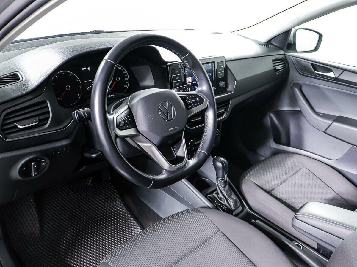 Volkswagen Polo 2022, серый