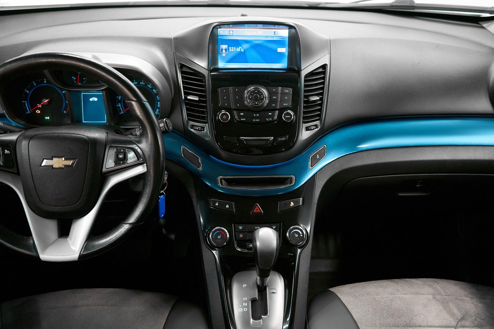 Chevrolet Orlando 2012, белый