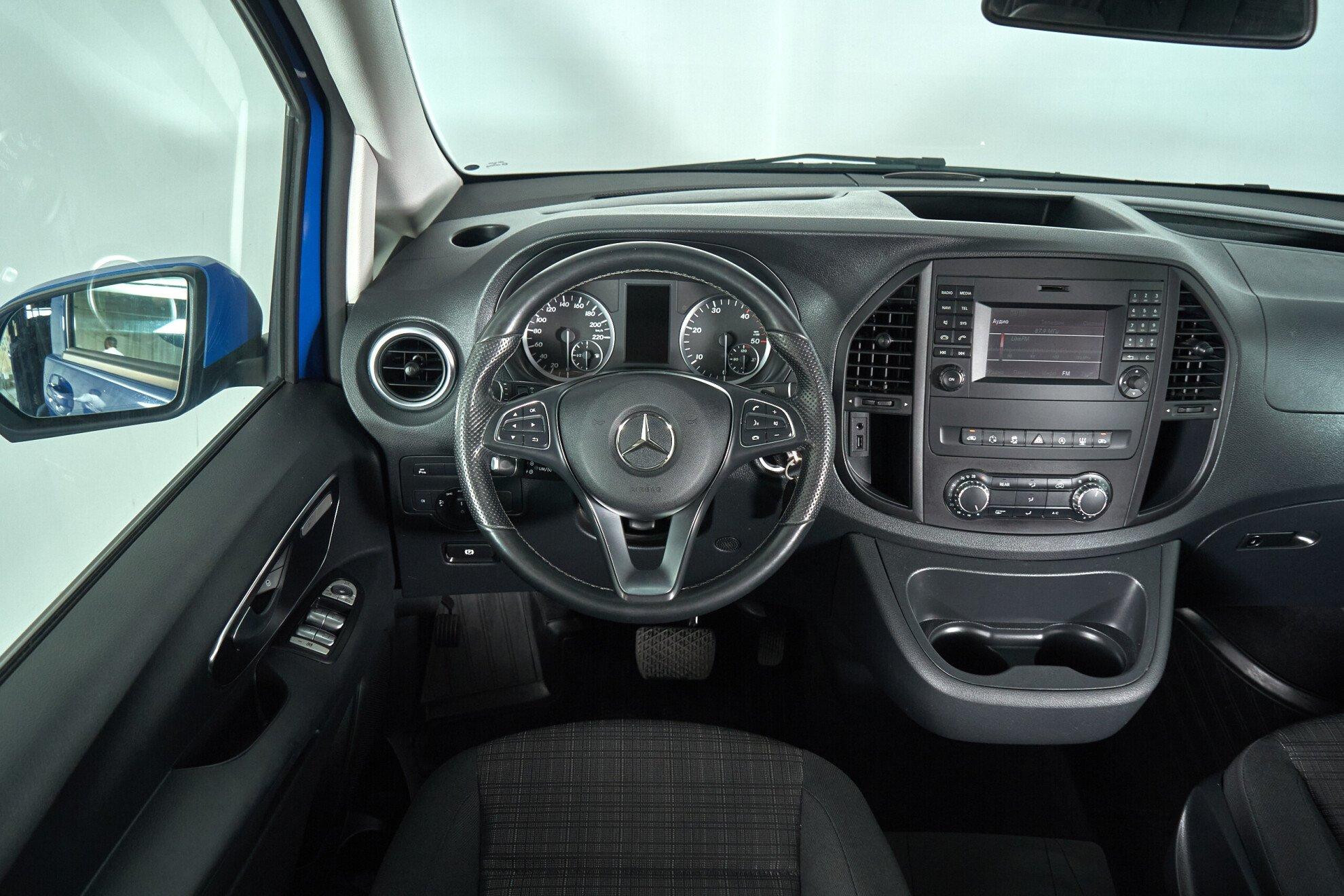 Mercedes-Benz Vito 2018, синий
