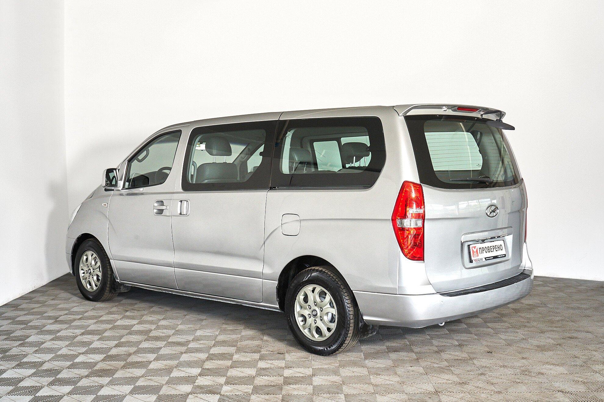 Hyundai Grand Starex 2012, серебряный