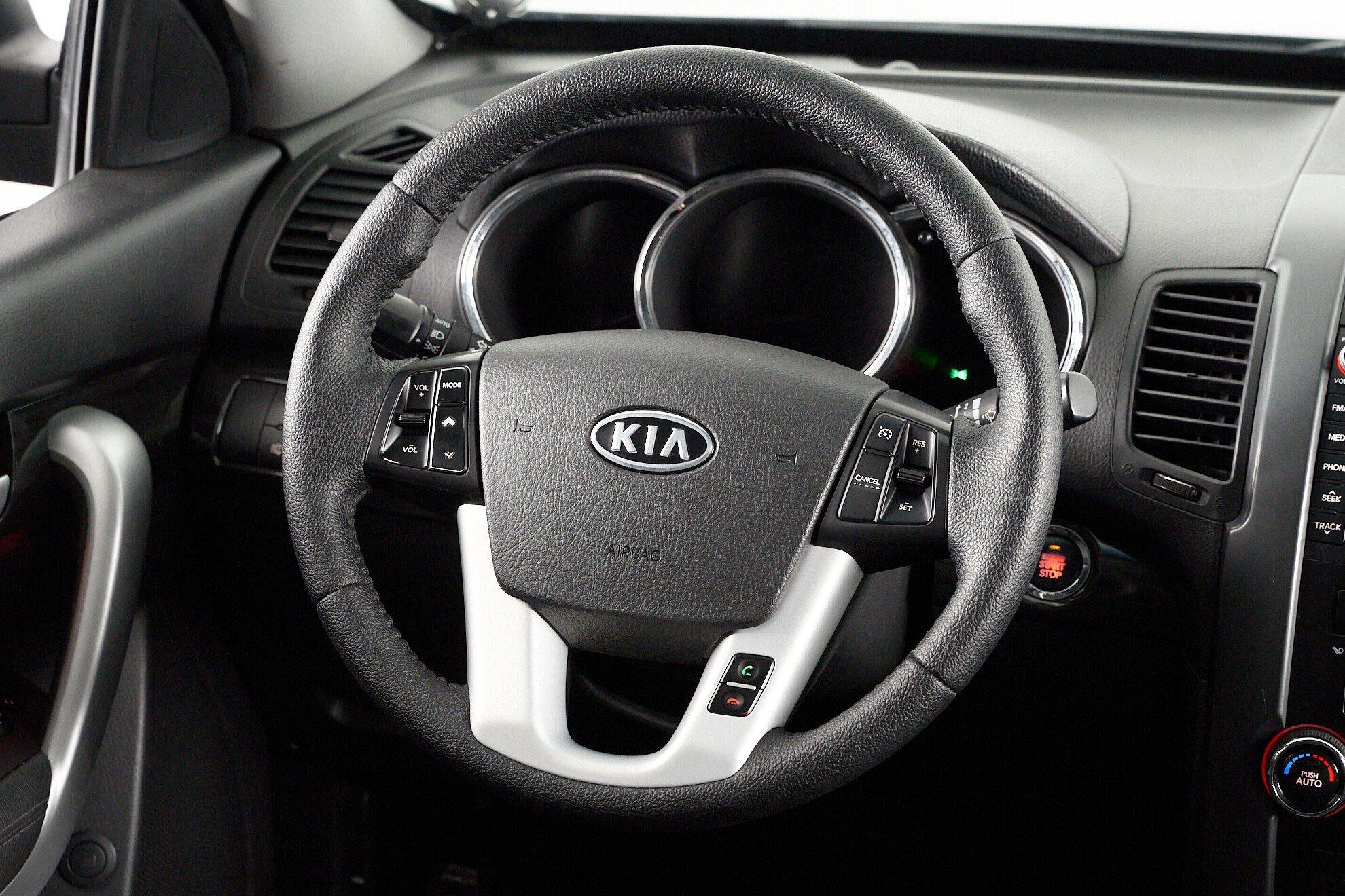 Kia Sorento 2011, черный