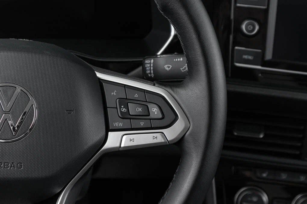 Volkswagen Jetta 2023, черный
