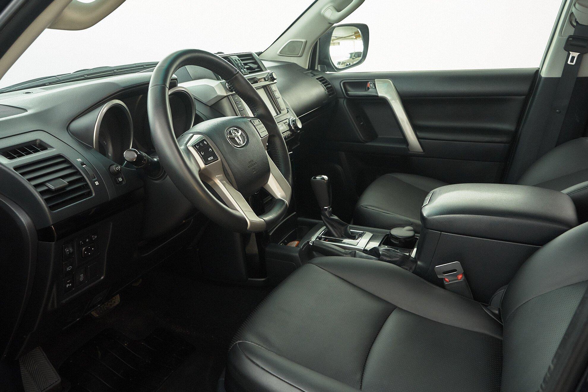 Toyota Land Cruiser Prado 2016, синий