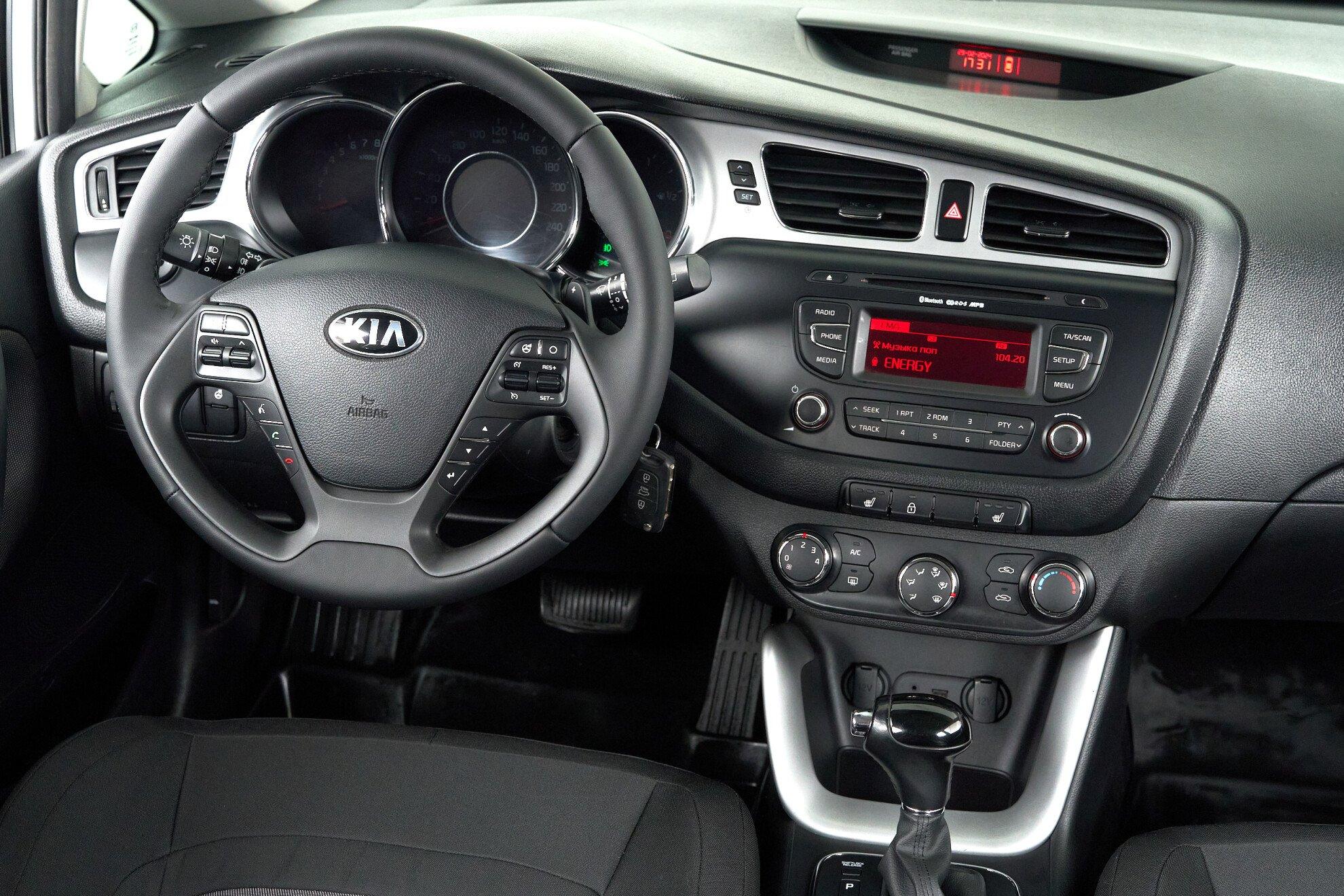 Kia Ceed 2012, серебряный