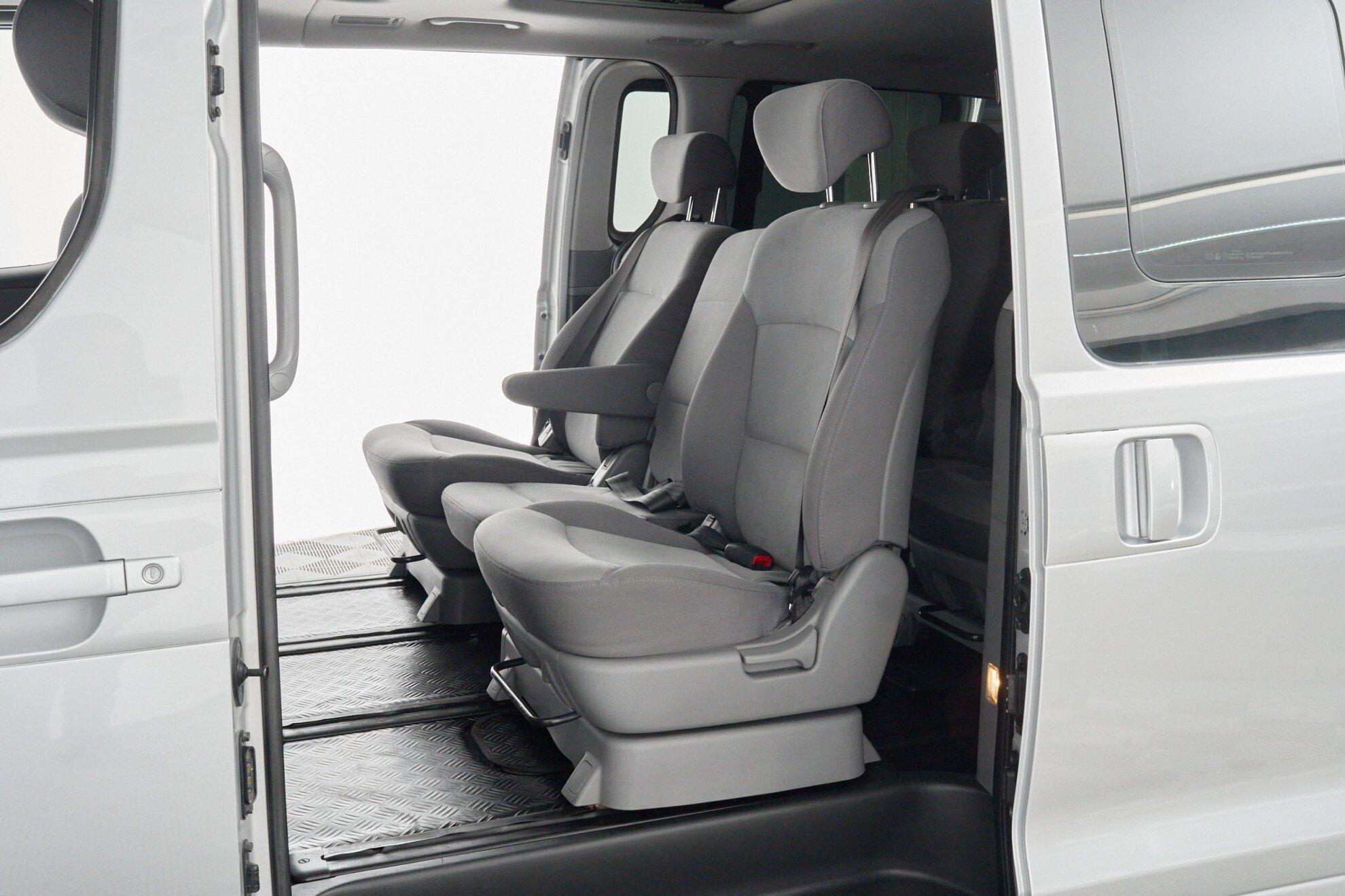Hyundai Grand Starex 2010, серый
