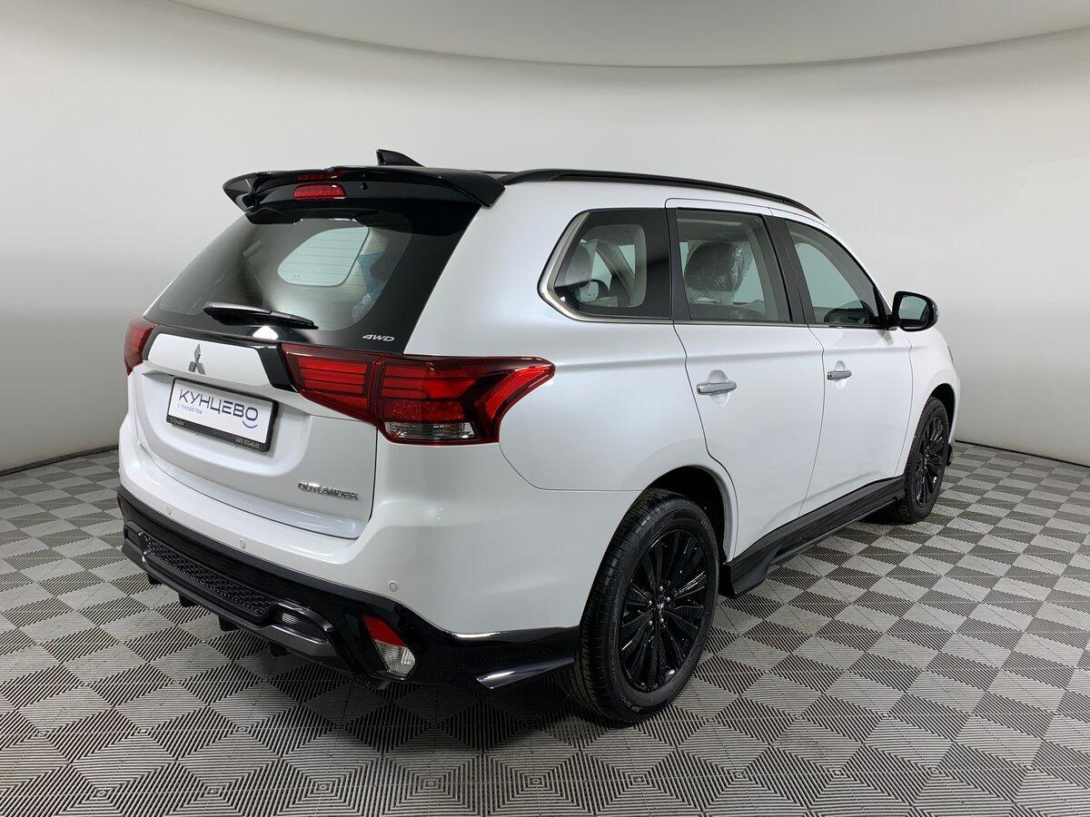Mitsubishi Outlander 2022, белый