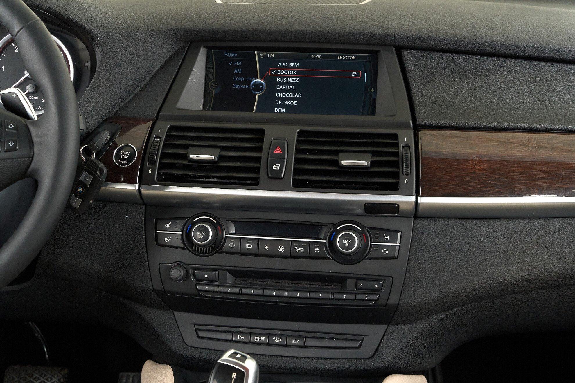 BMW X6 2011, белый