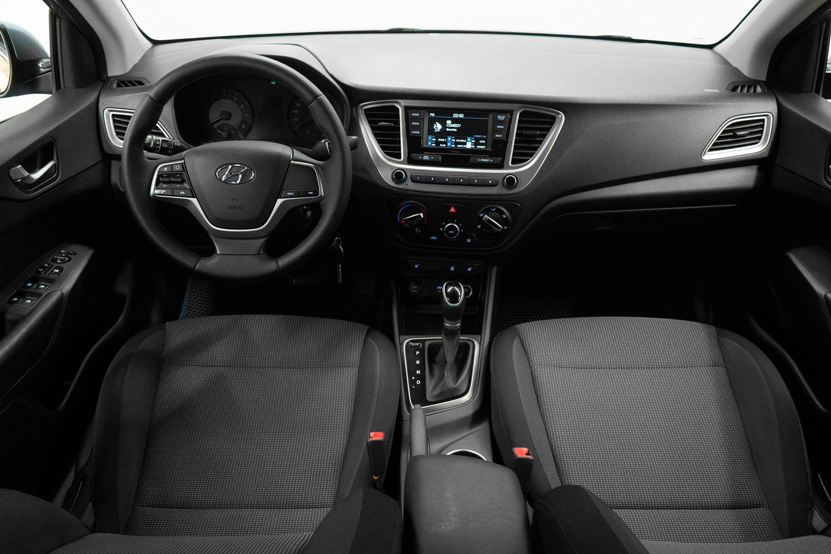 Hyundai Solaris 2021, серый