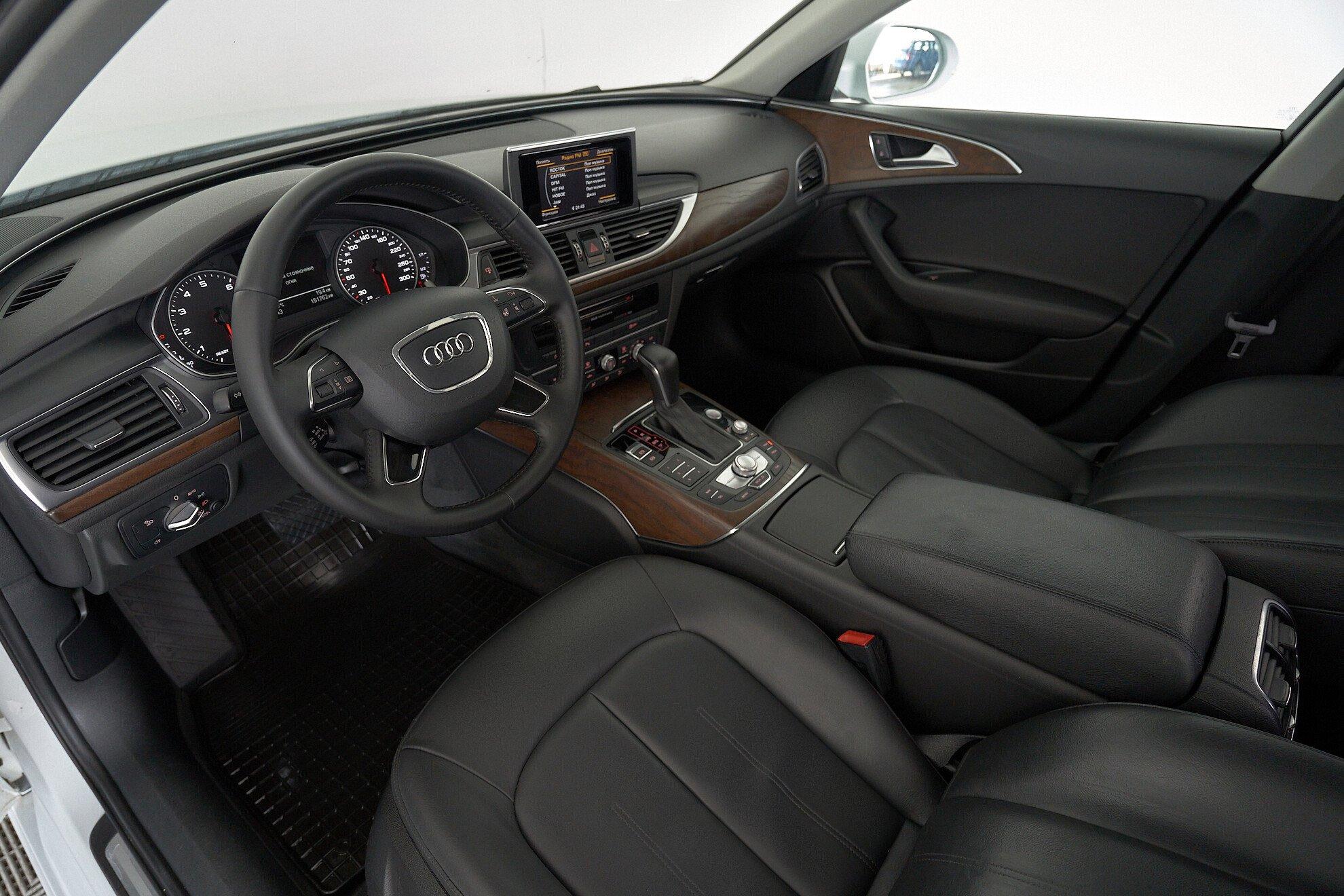 Audi A6 2014, белый