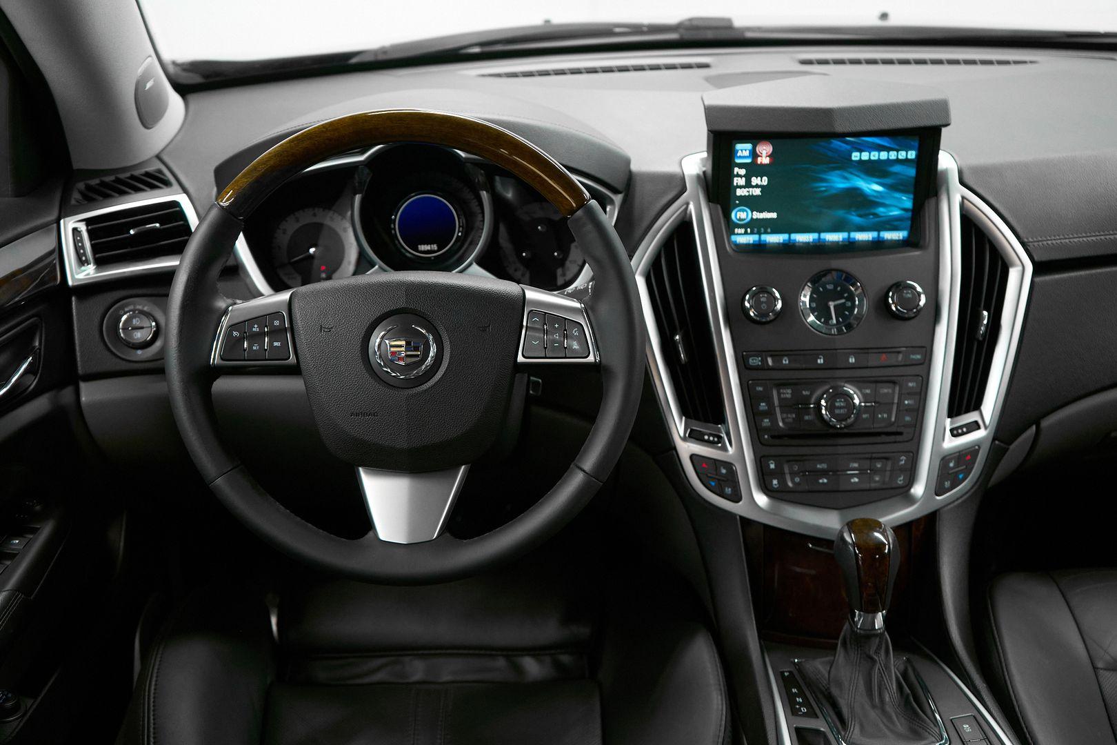 Cadillac SRX 2010, серый