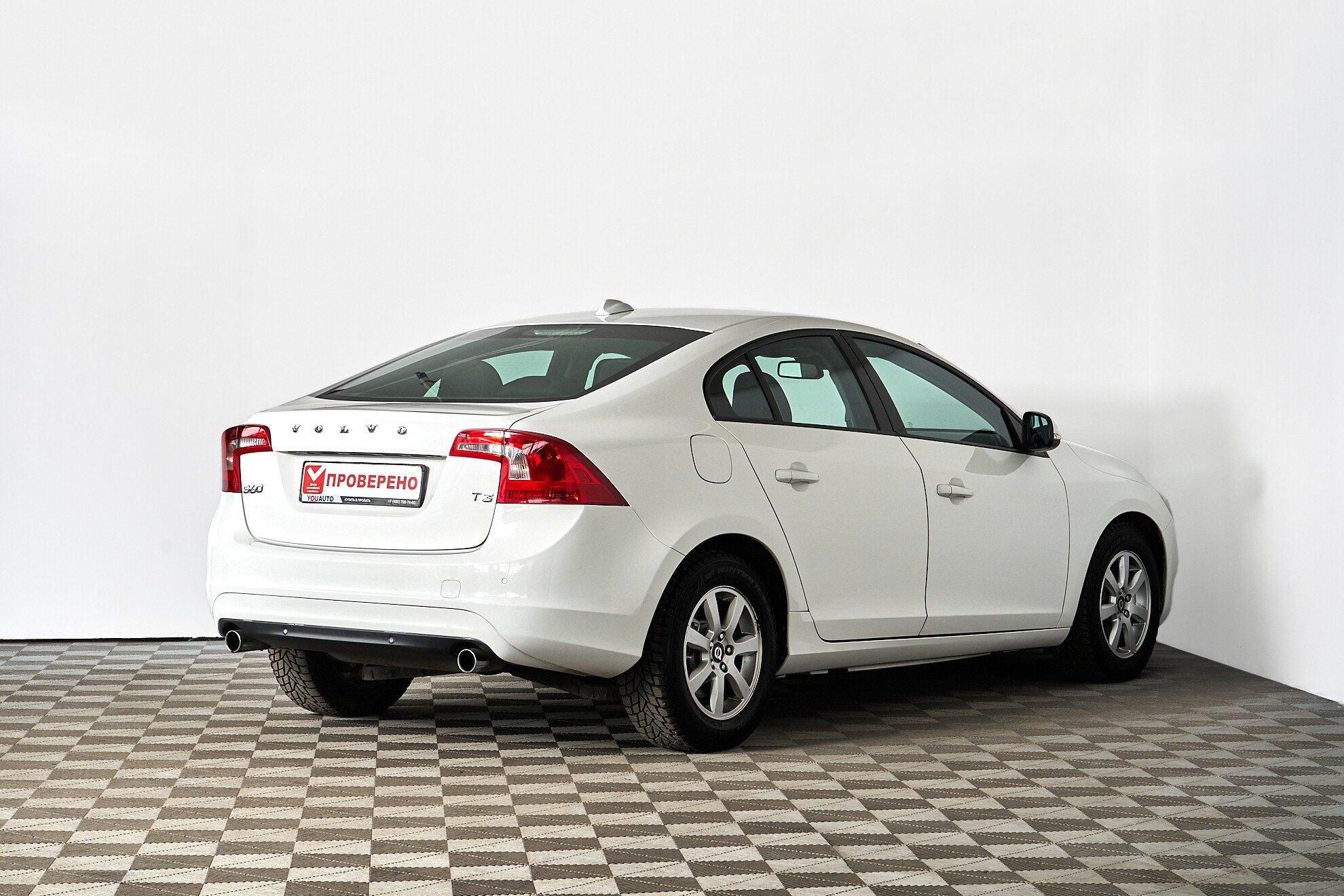 Volvo S60 2014, белый