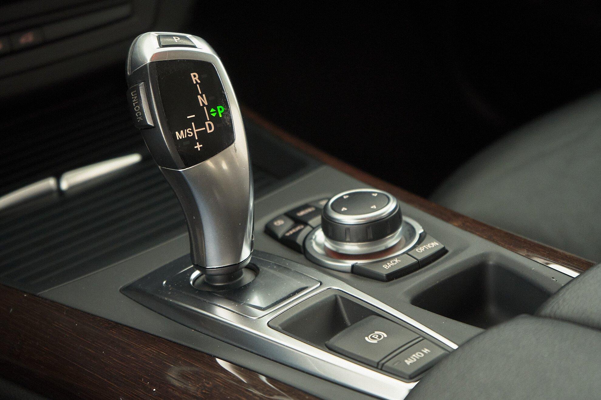 BMW X5 2011, белый