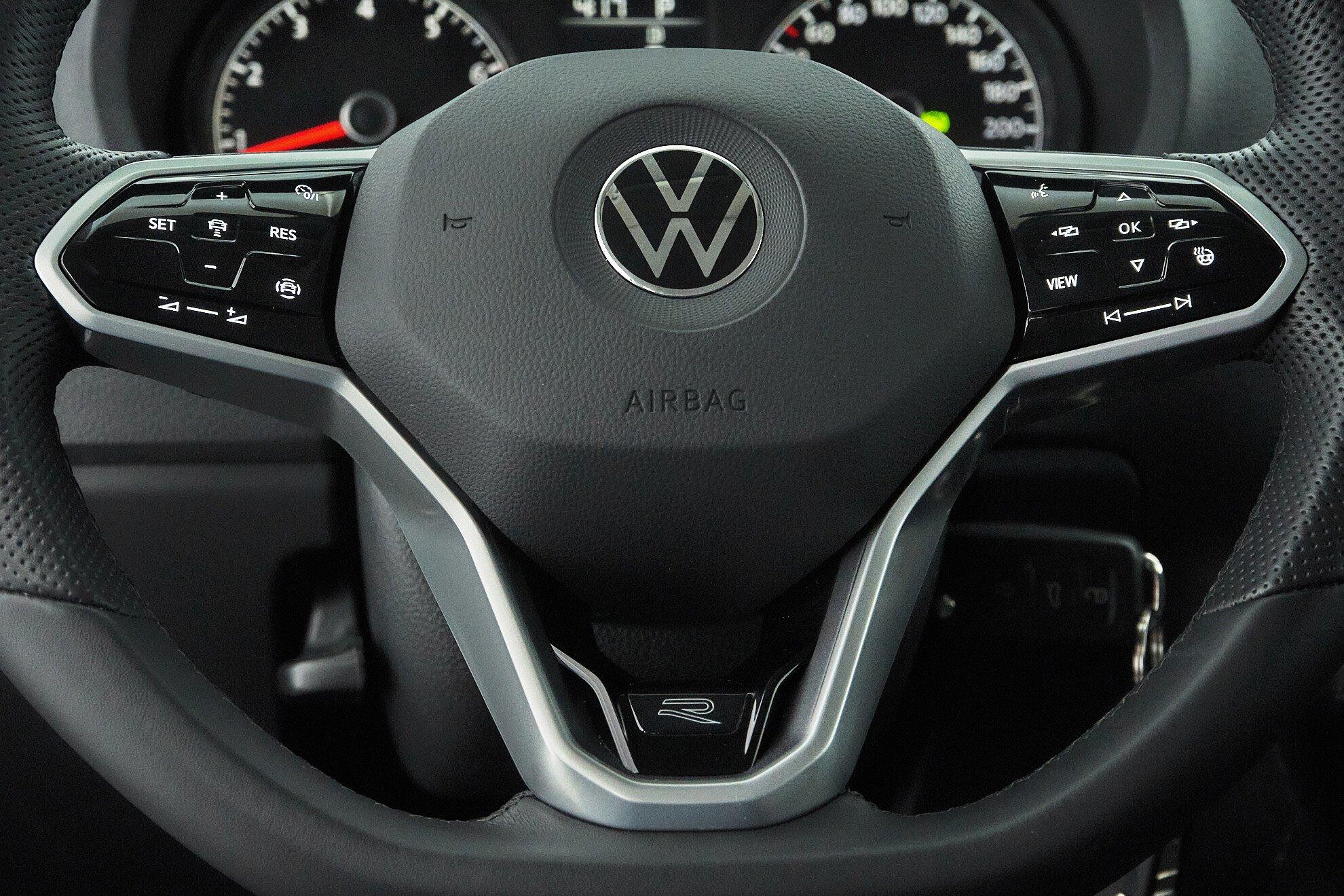 Volkswagen Polo 2019, серебряный