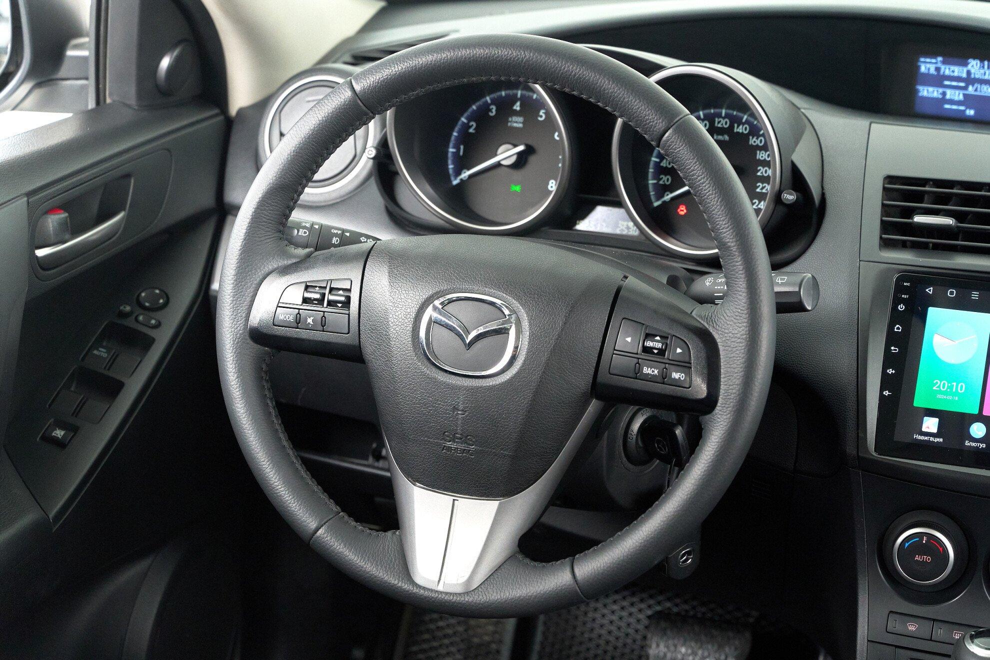 Mazda 3 2012, белый