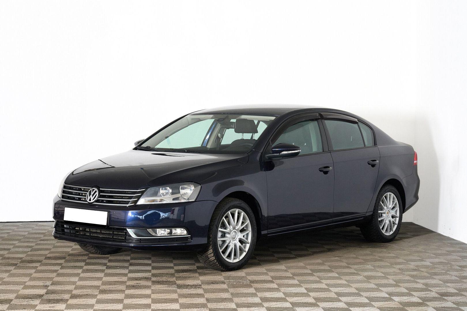 Volkswagen Passat 2011, синий