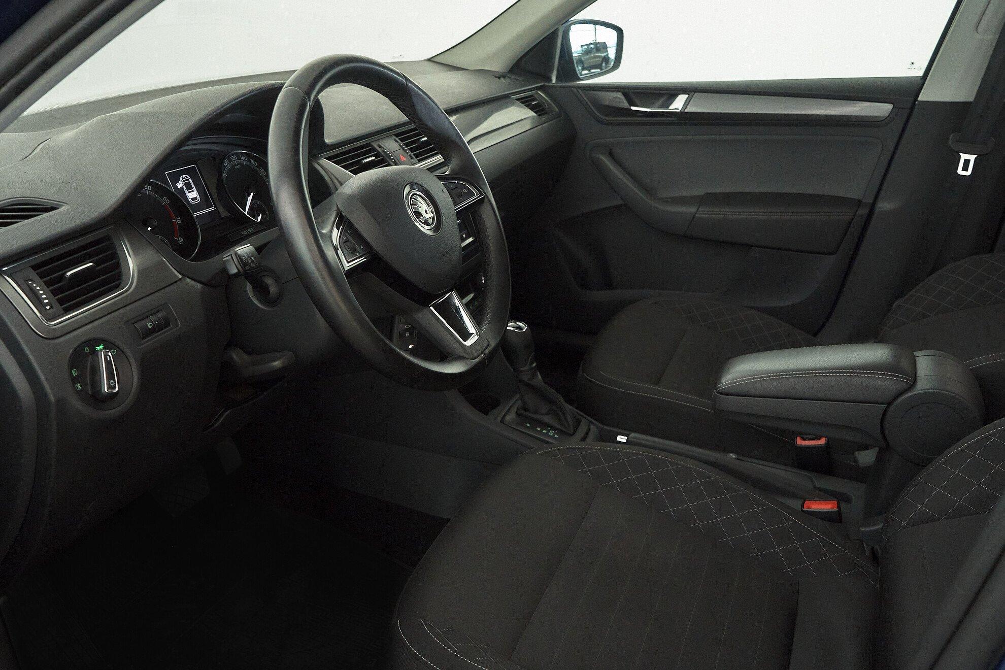 Skoda Rapid 2017, синий