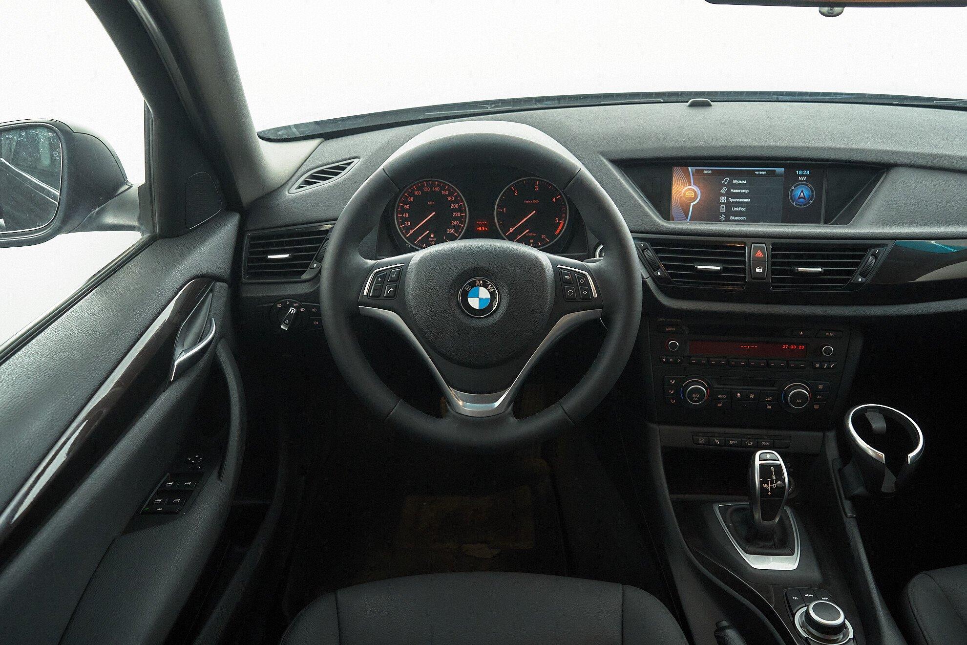 BMW X1 2013, черный