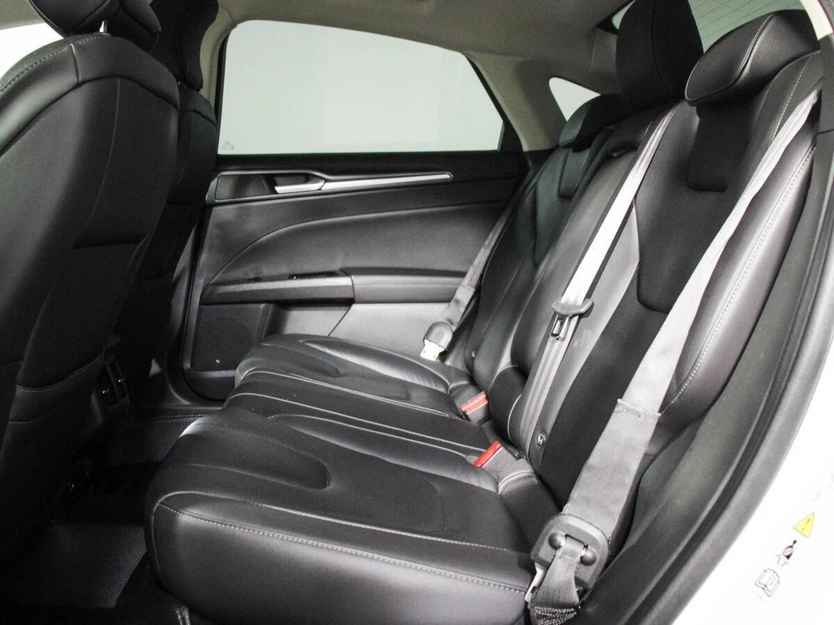 Ford Mondeo 2015, белый