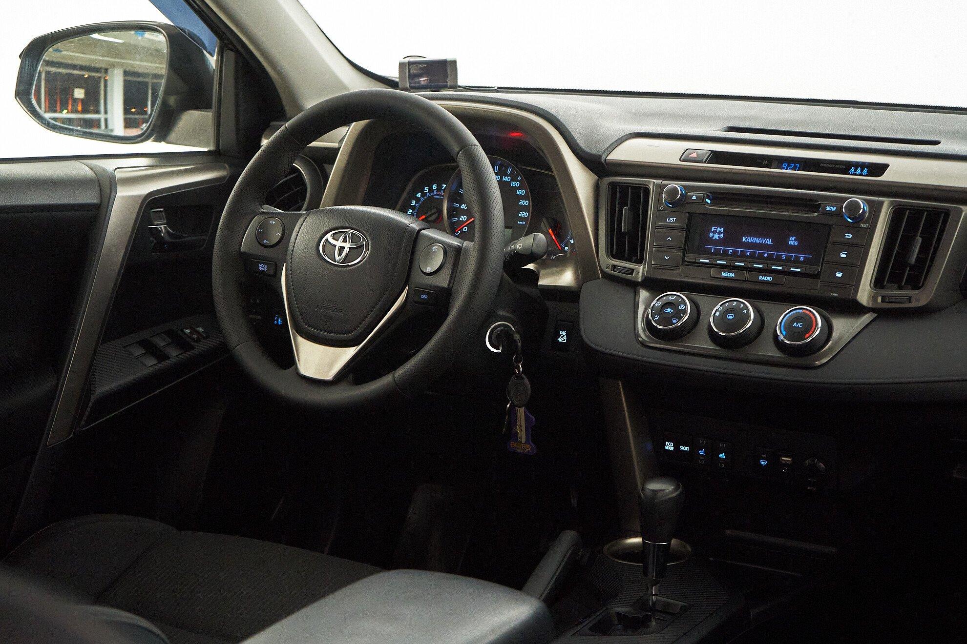 Toyota RAV4 2013, черный