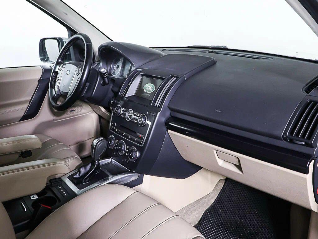 Land Rover Freelander 2014, белый