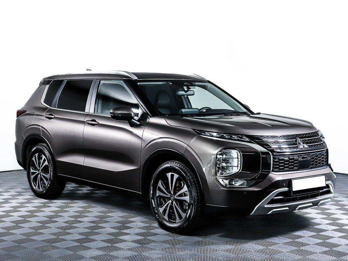 Mitsubishi Outlander 2023, коричневый