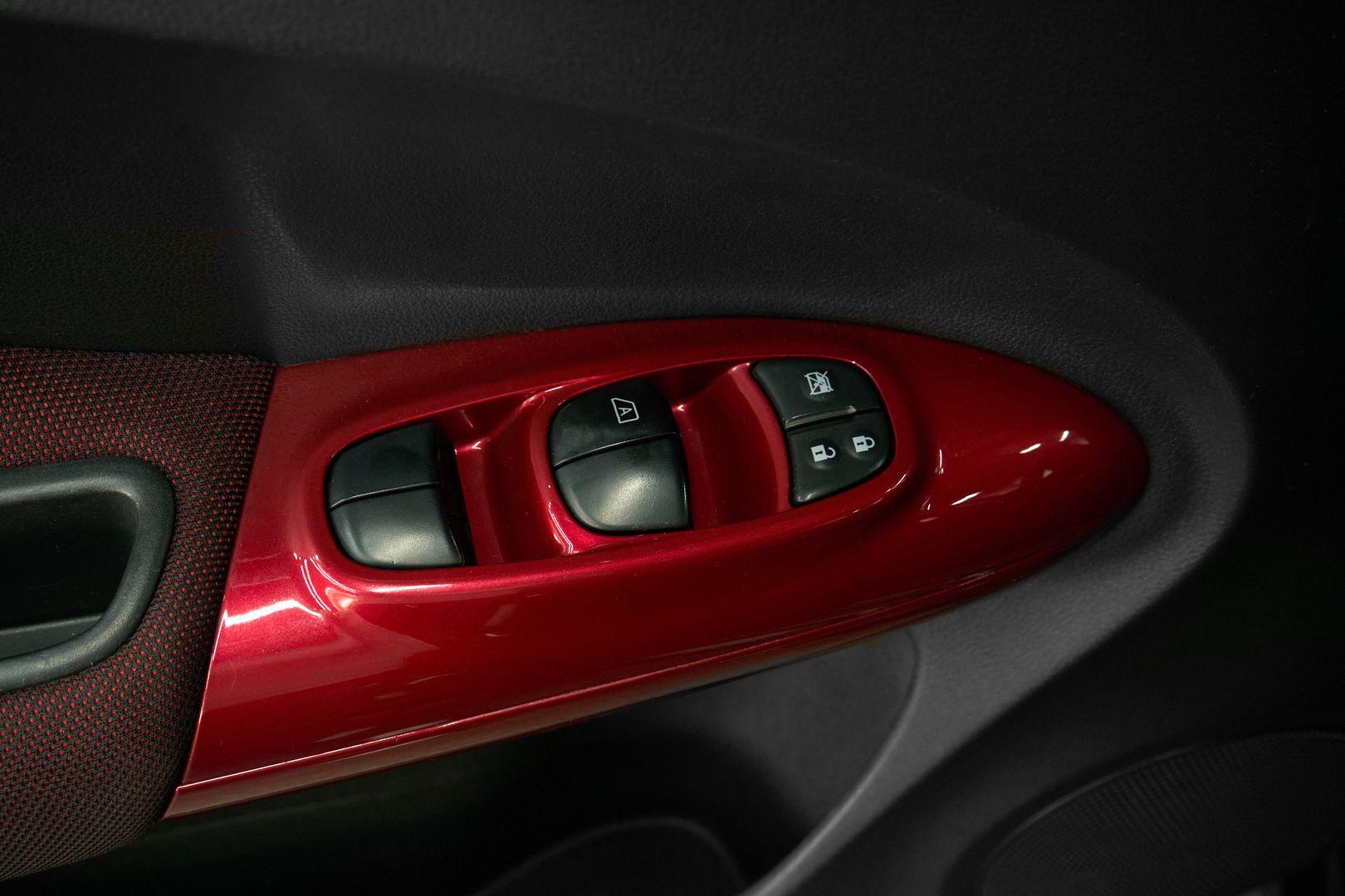 Nissan Juke 2012, коричневый