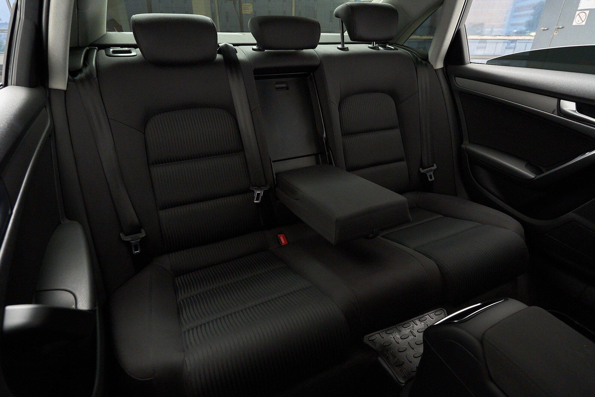 Audi A4 2012, белый
