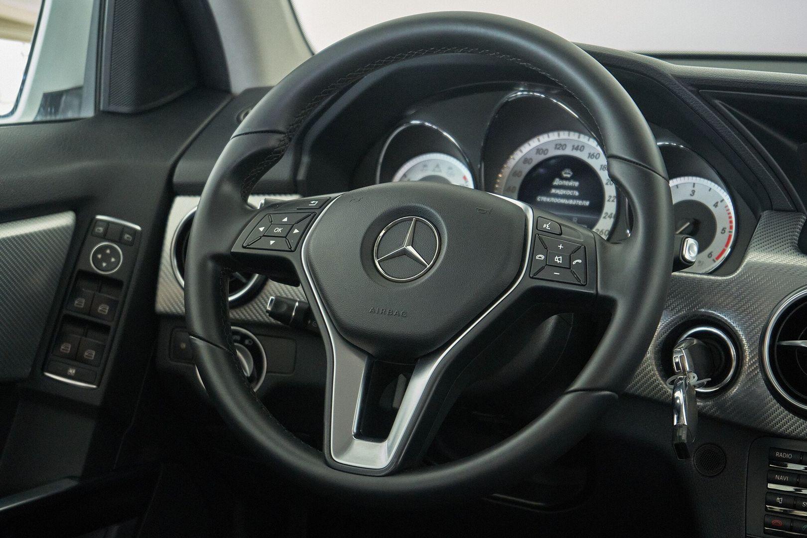Mercedes-Benz GLK-Класс 2014, белый