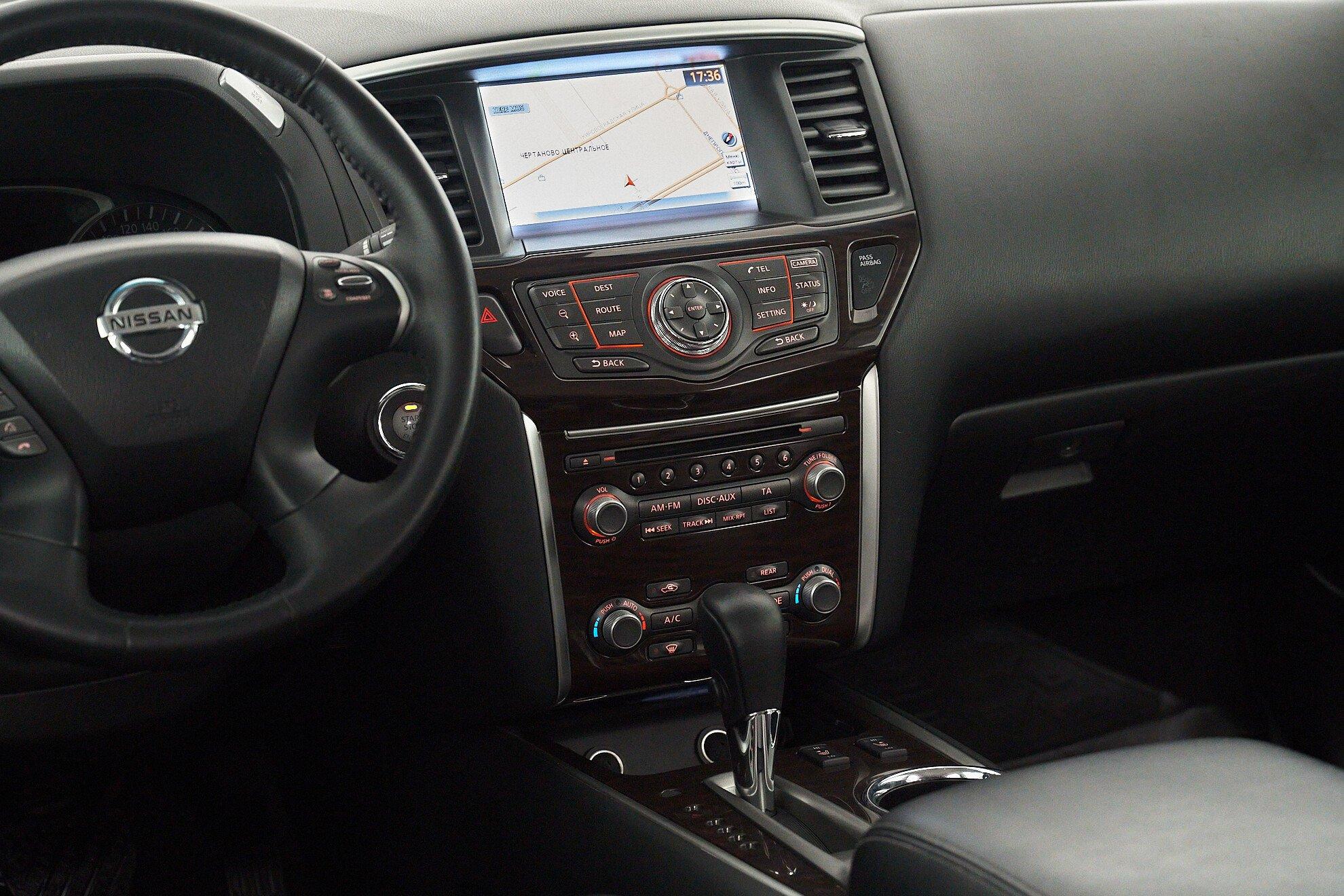 Nissan Pathfinder 2014, серый