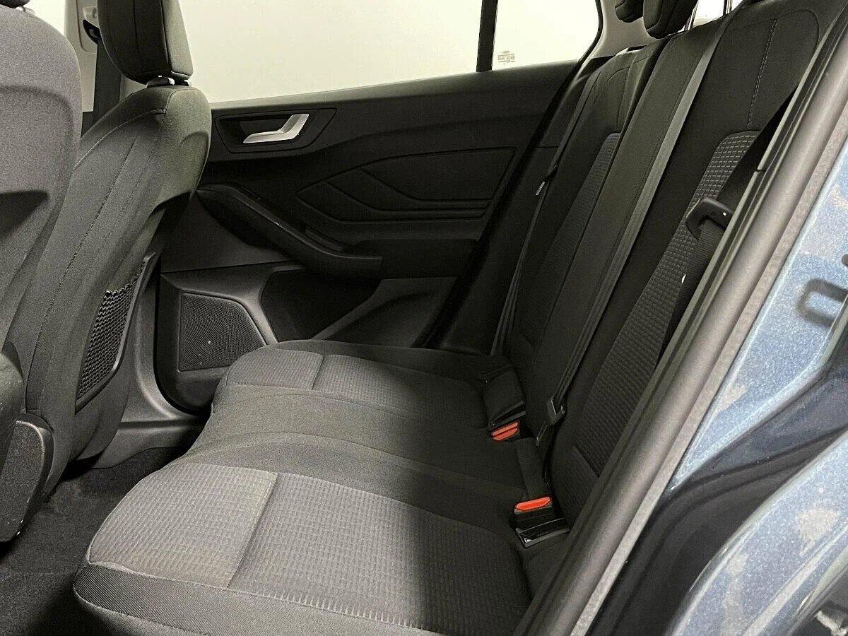Ford Focus 2019, синий
