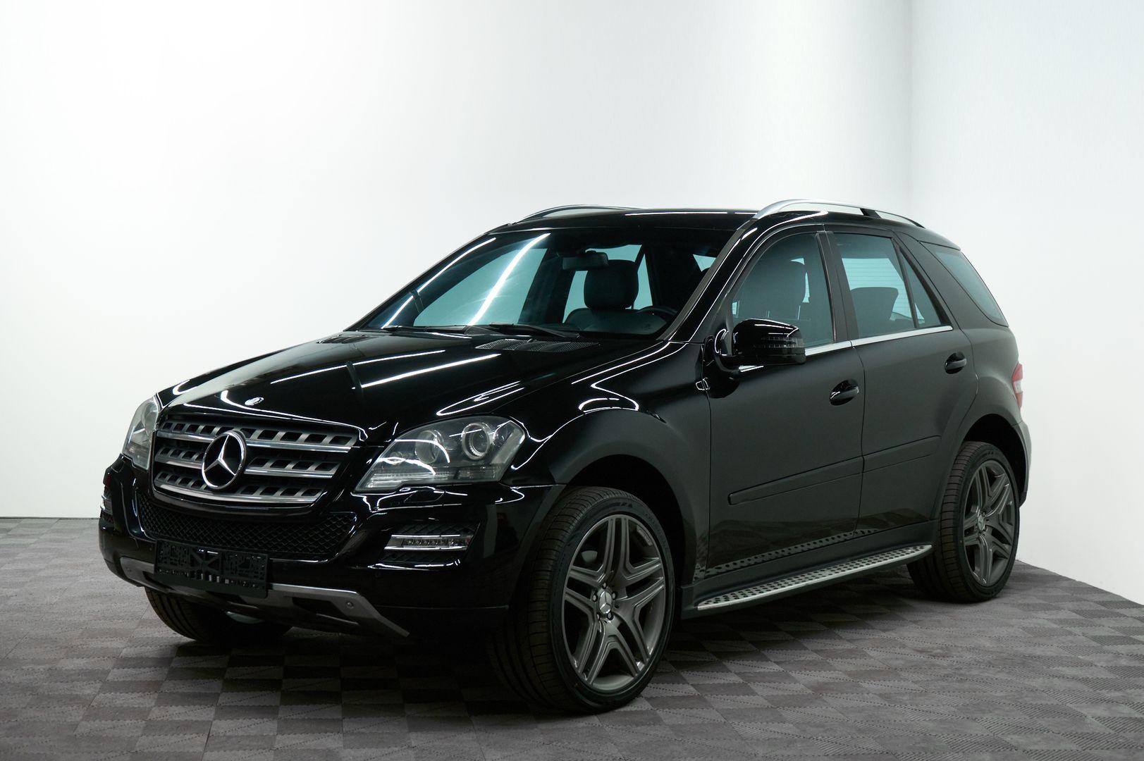 Mercedes-Benz M-Класс 2010, черный
