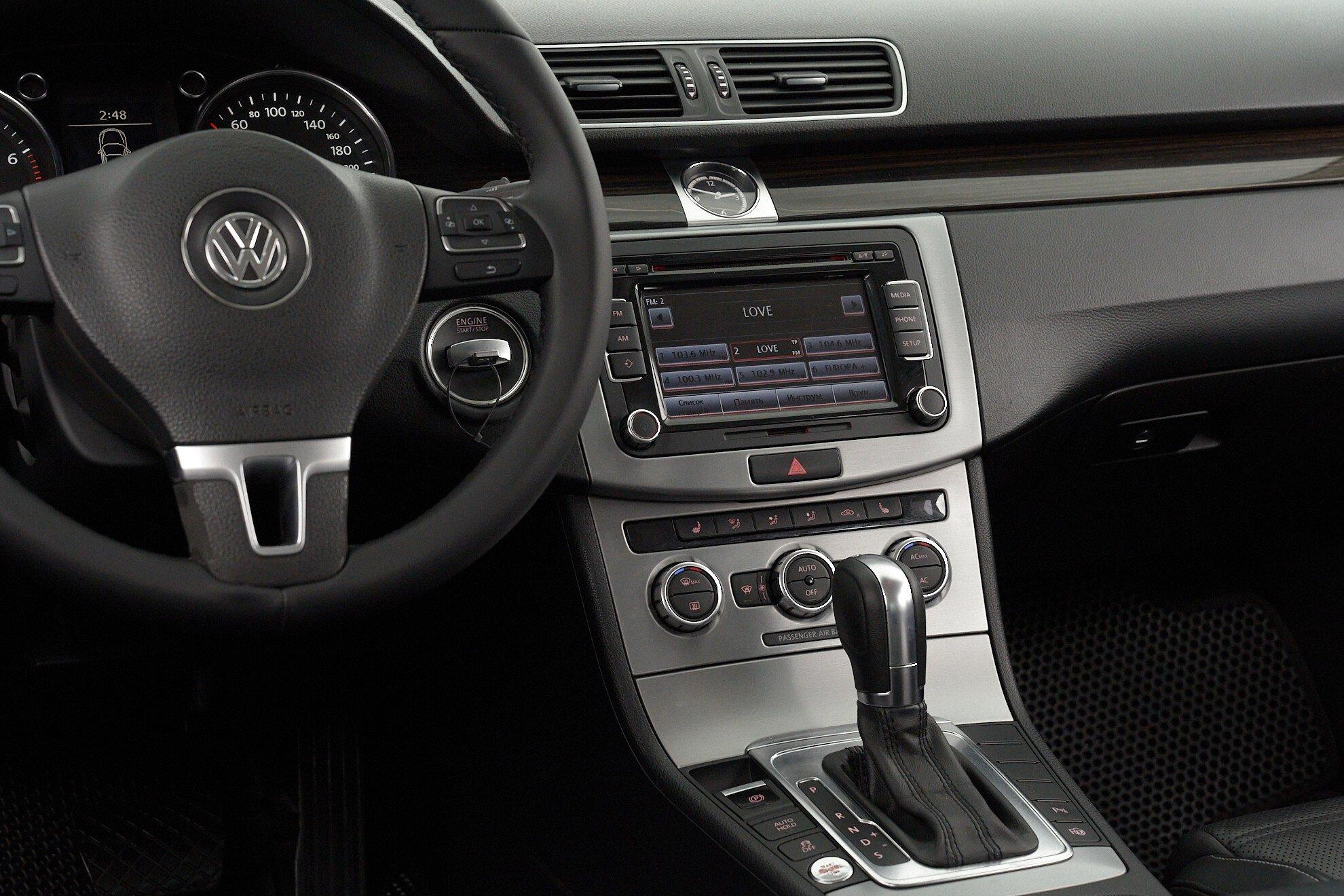 Volkswagen Passat CC 2013, черный