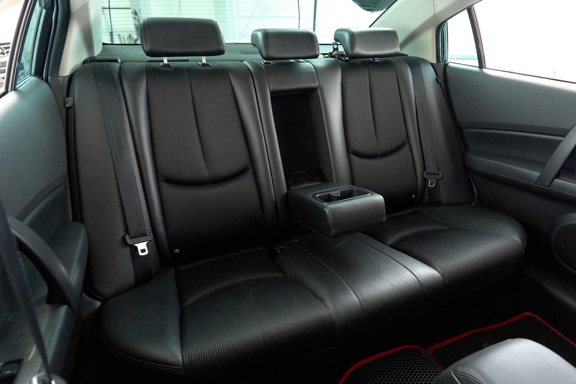 Mazda 6 2011, белый