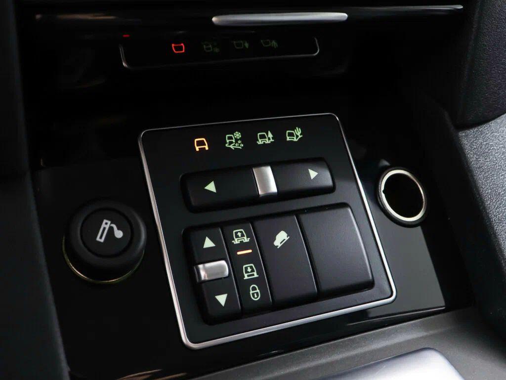 Land Rover Discovery 2016, коричневый